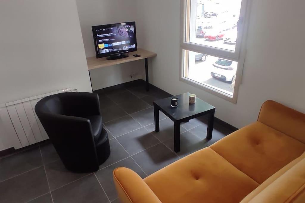 Appartement Hyper Centre Mayenne Eksteriør billede